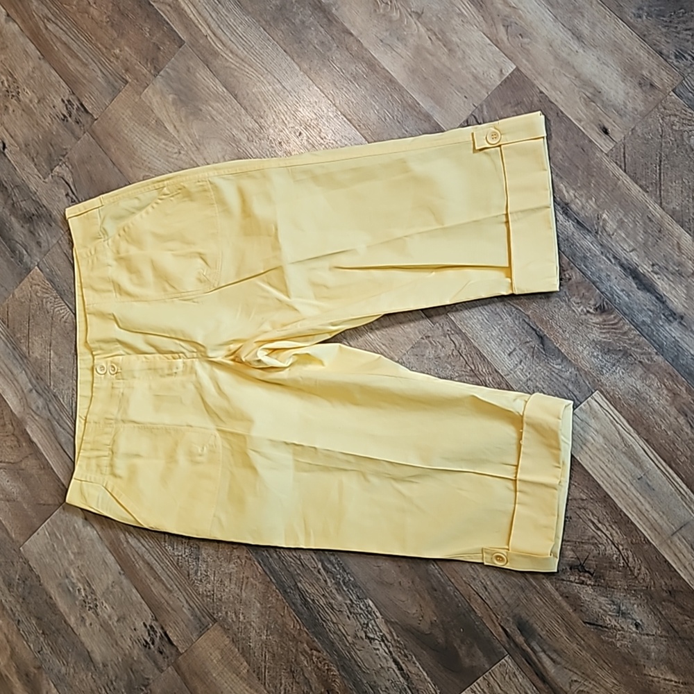 👖LIZ & CO YELLOW CAPRIS👖